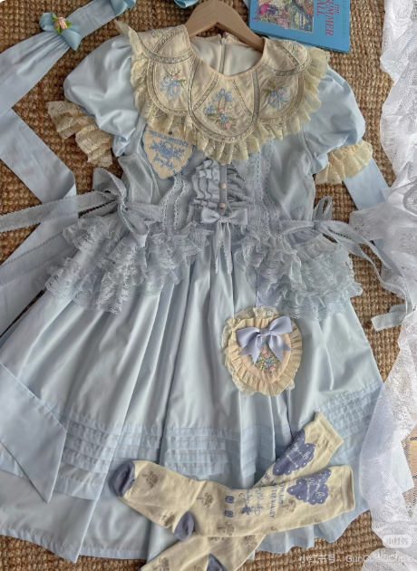 Vintage Garden Lolita Dress - Embroidered Floral Collar OP in Soft Green