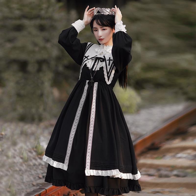 Vintage Checkered Lolita Dress with Detachable Apron - Black and White Ensemble