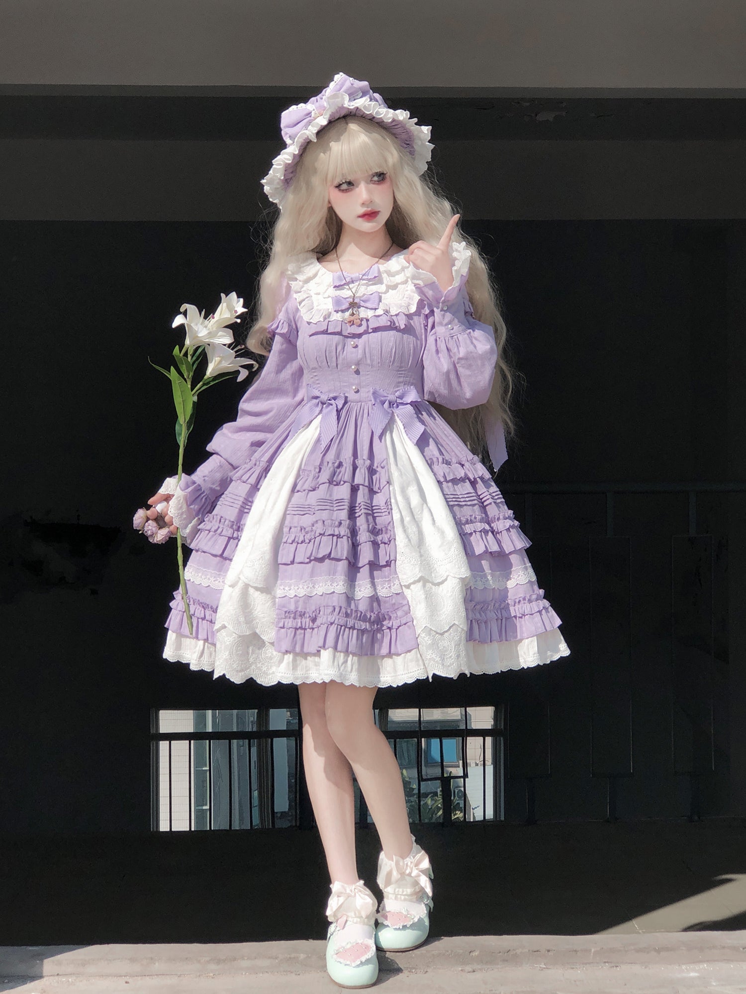 Elegant Doll-like Lolita OP - Retro Charm and Multifunctional Details
