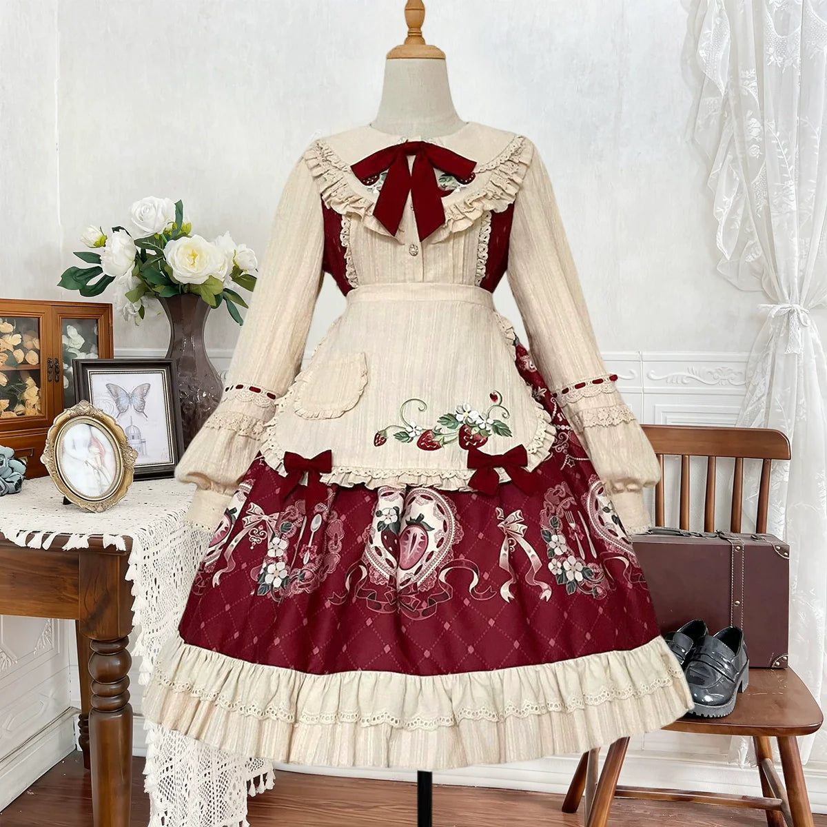 Lolita Sweetheart: Vintage Red-Brown & Cream Fairy-Tale Dress