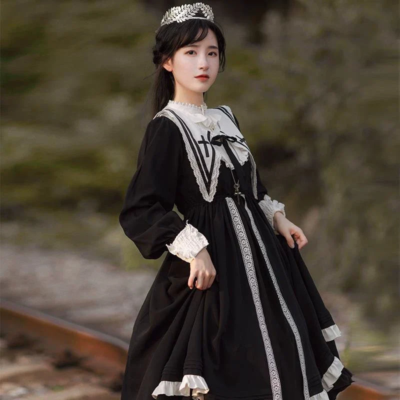 Vintage Checkered Lolita Dress with Detachable Apron - Black and White Ensemble
