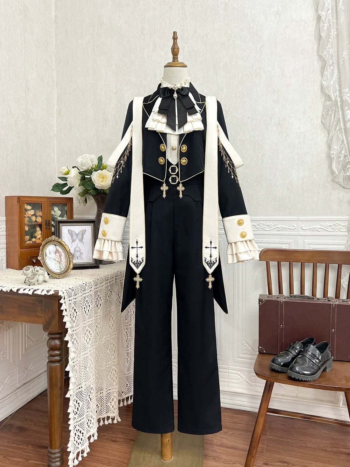 Priest Lolita long-sleeved coat, shirt, and pants — Ouji (prince-style), knight-inspired outfit