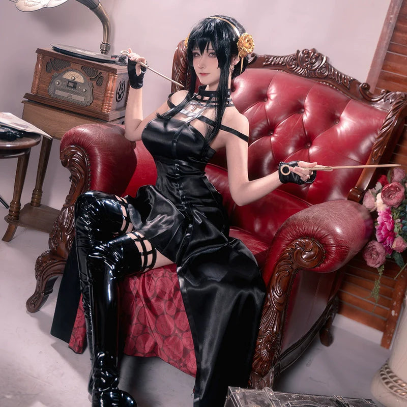 Gothic Contrast Lolita Shorts – High-Waisted Vinyl Cutout Ensemble with Crimson Satin Train & Cosplay-Ready Details