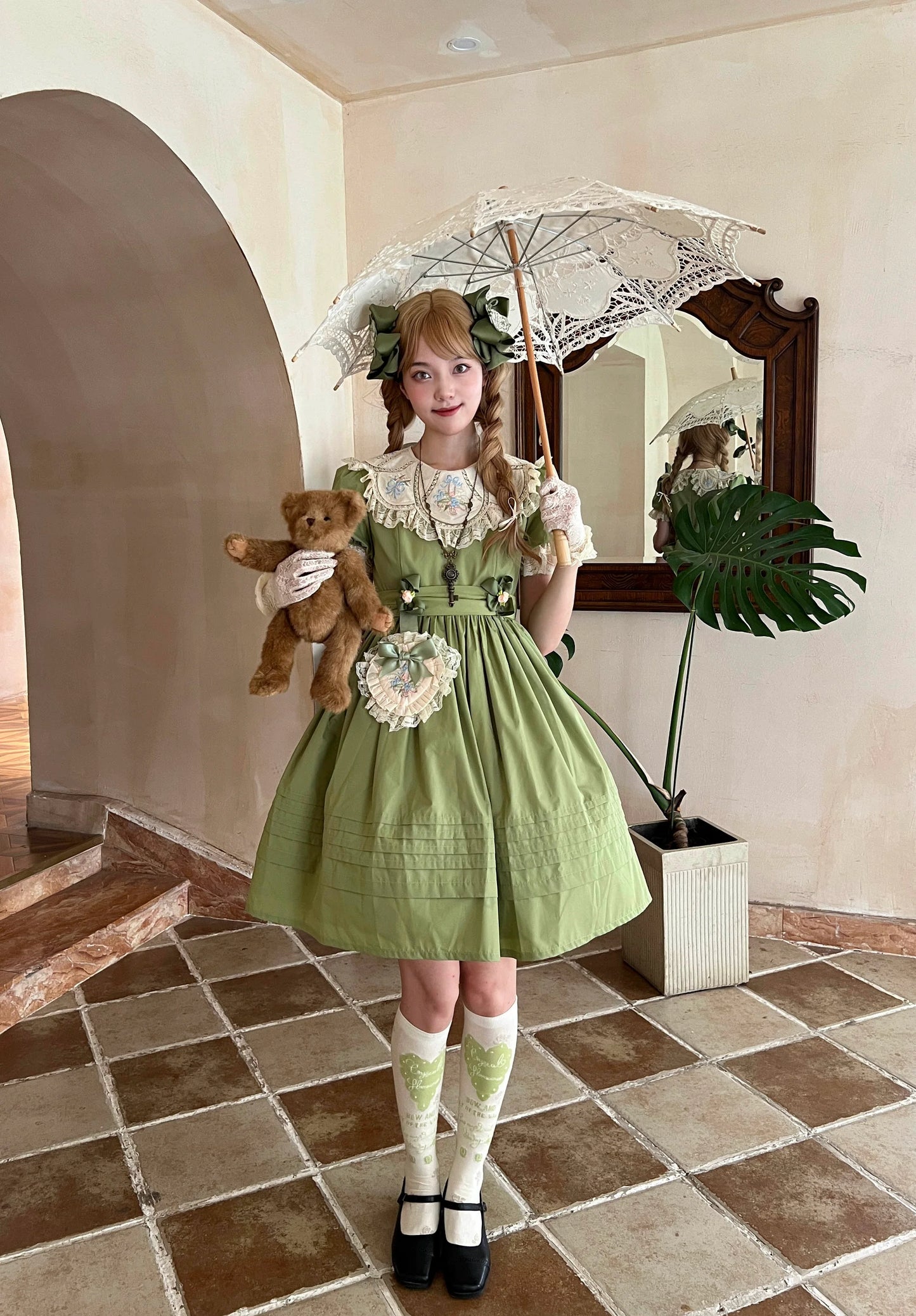 Vintage Garden Lolita Dress - Embroidered Floral Collar OP in Soft Green