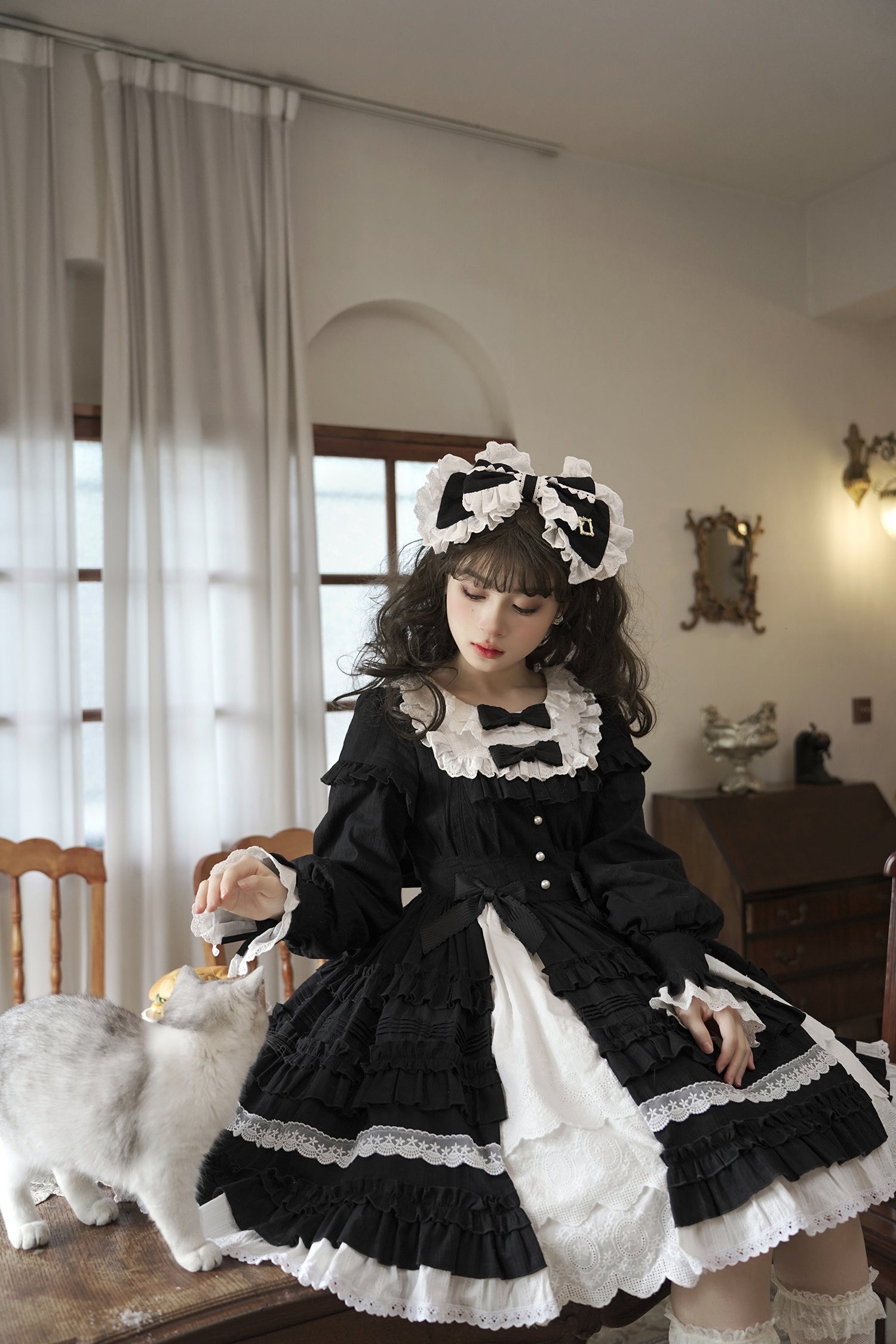 Elegant Doll-like Lolita OP - Retro Charm and Multifunctional Details
