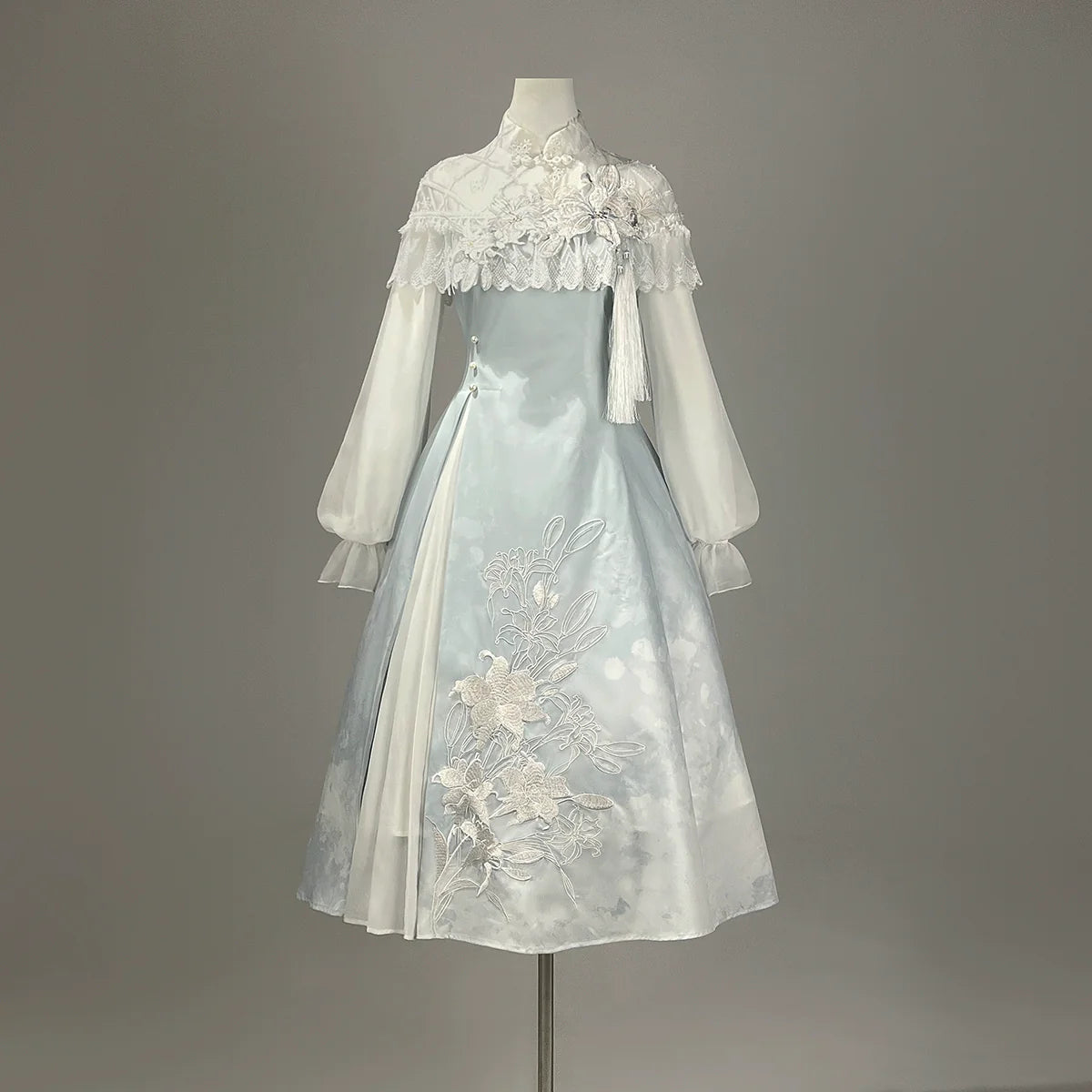 Light - blue Traditional Chinese - style Dress with Delicate Floral Embroidery and Sheer Sleeves