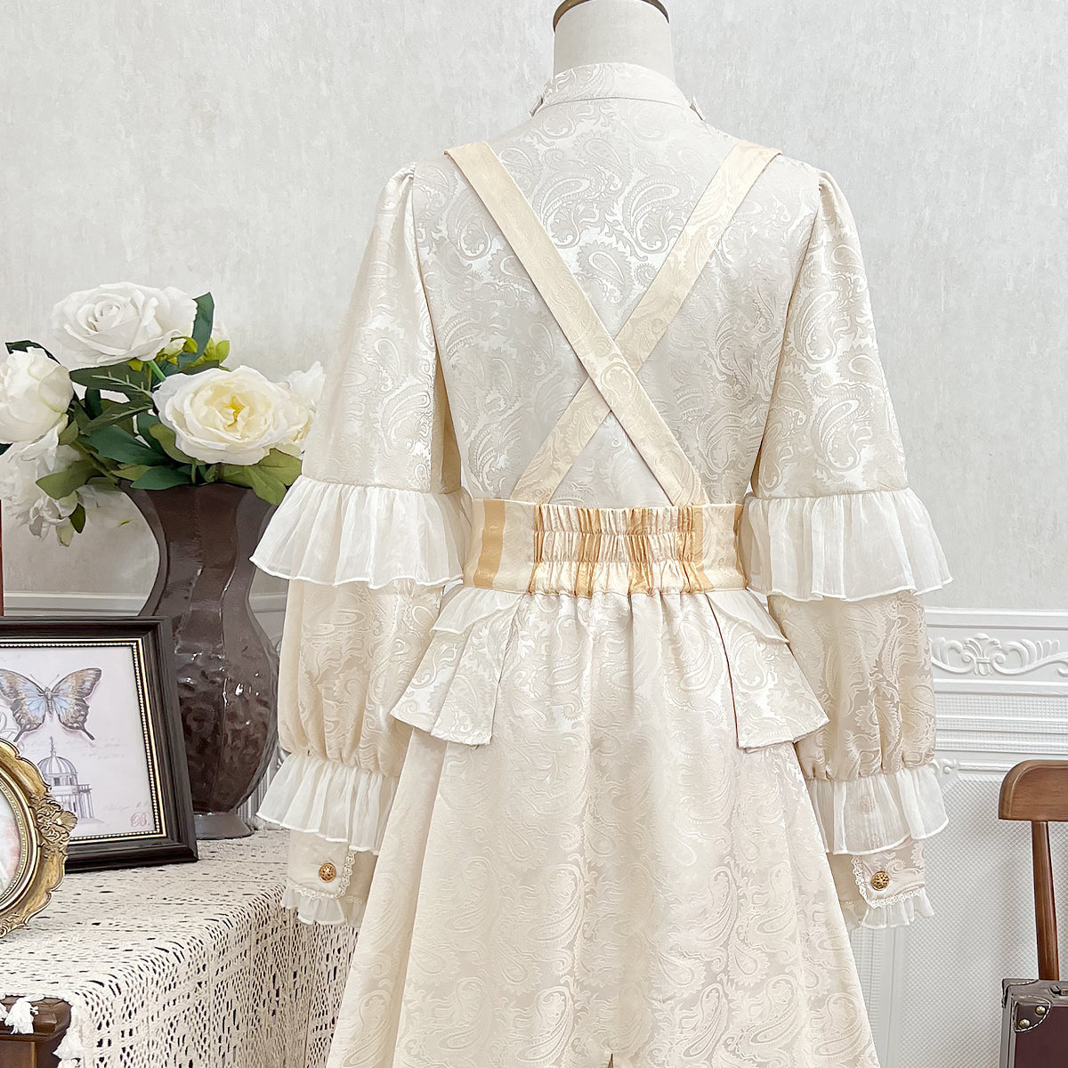 Regal Prince Lolita Ensemble: Cream and Gold Majesty for Themed Events