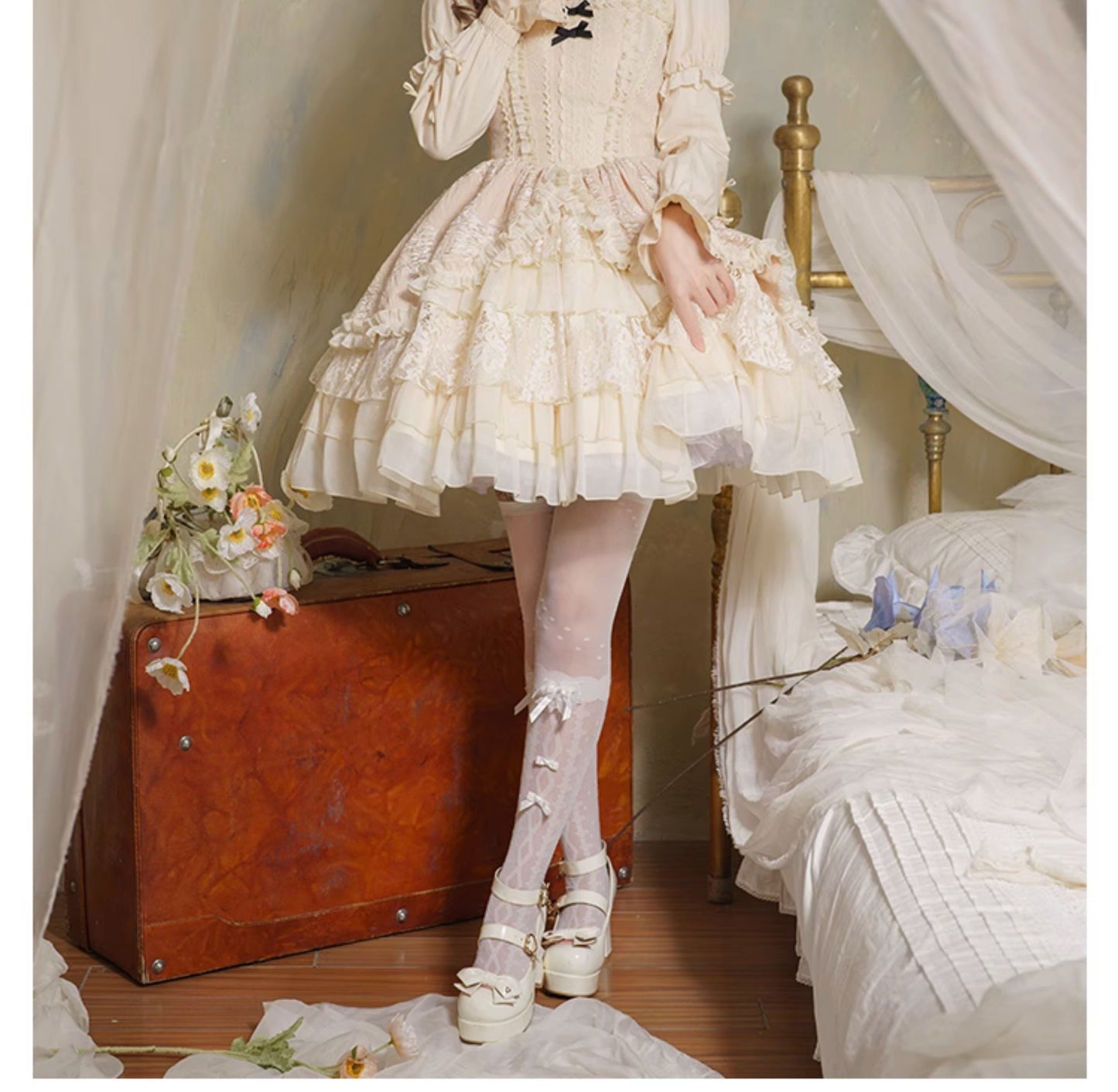 Elegant Cream Lace Layered Lolita JSK for Whimsical Gatherings