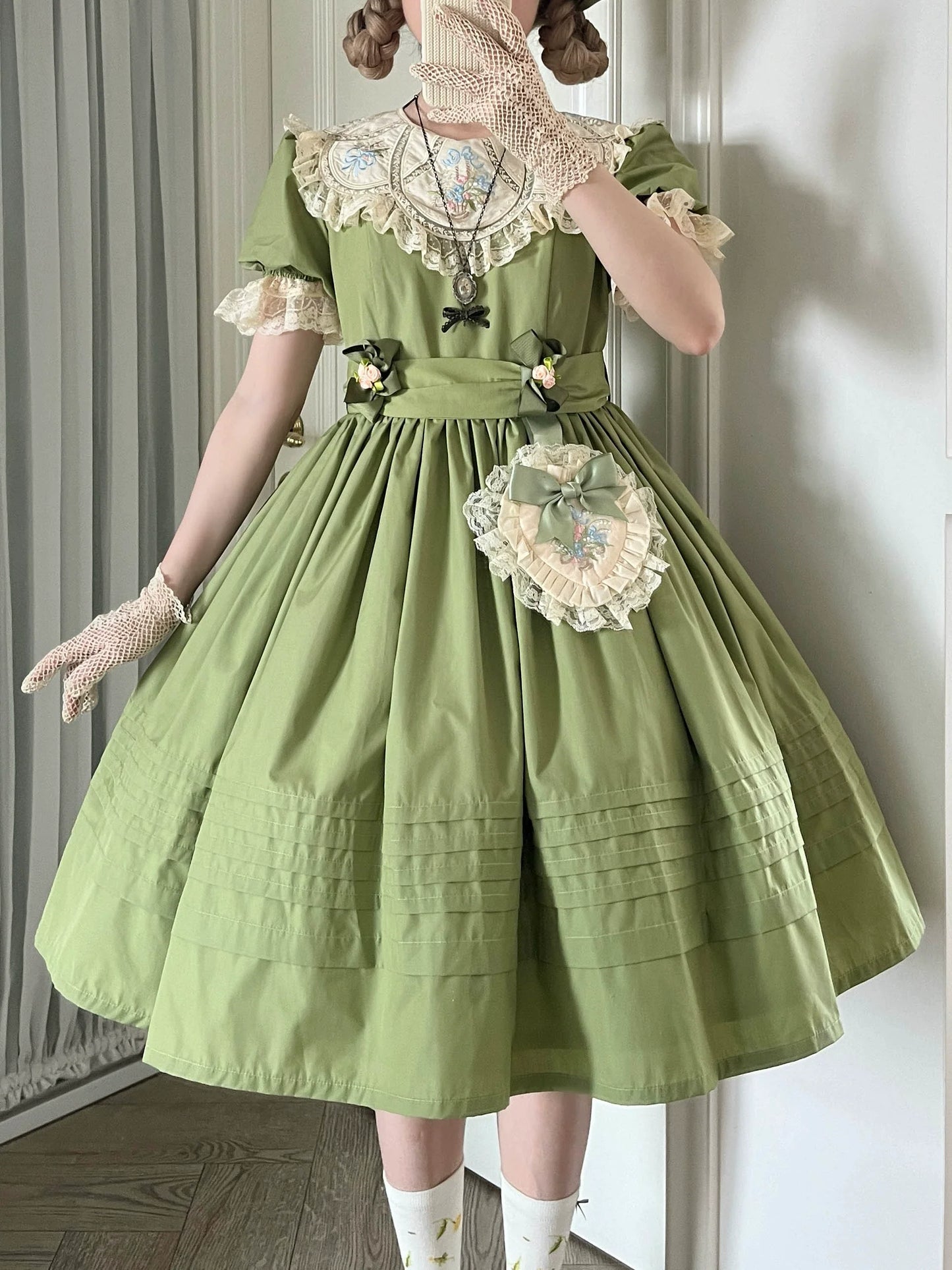 Vintage Garden Lolita Dress - Embroidered Floral Collar OP in Soft Green