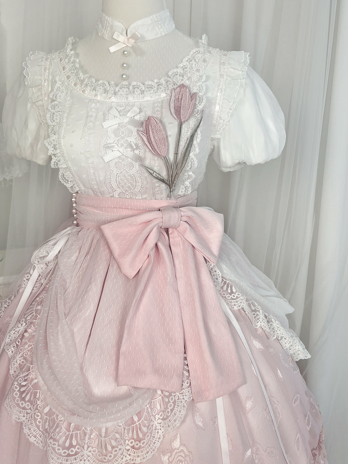 Elegant Pink and White Lace Lolita Dress with Puffed Sleeves and Ruffled Skirt