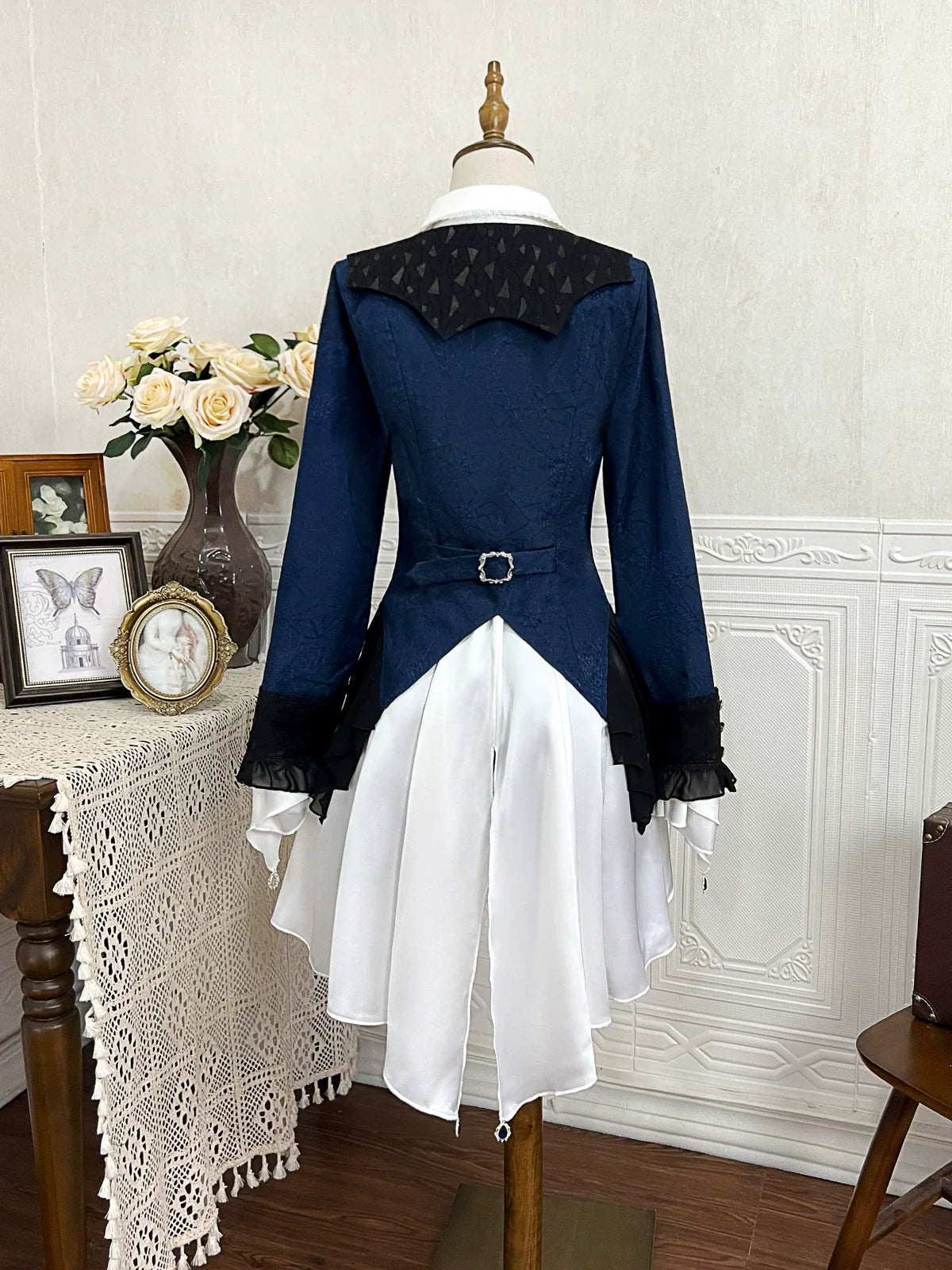 Lolita Prince-Inspired Set – Royal Blue Gothic Shirt with Lace-Trimmed Shorts