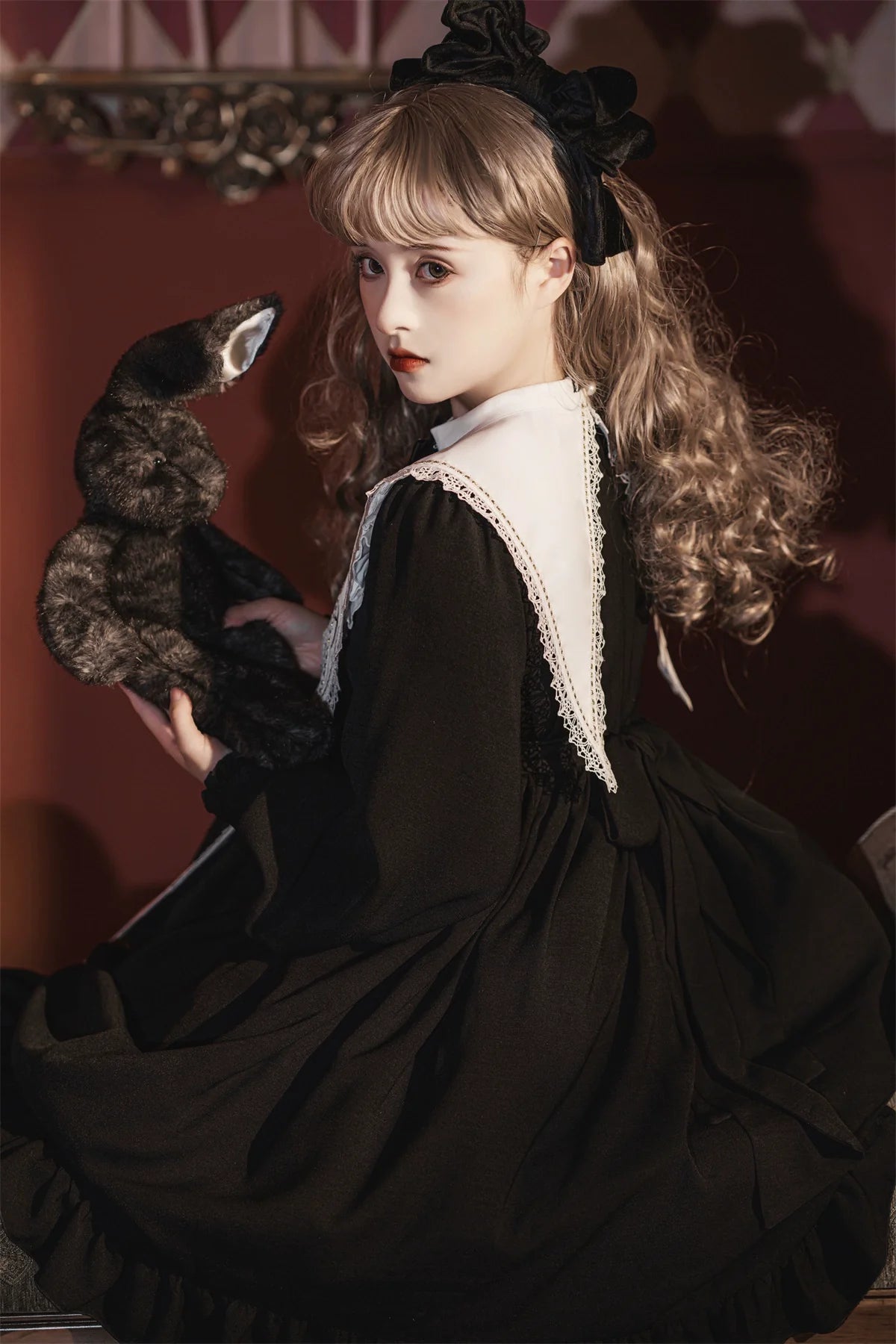 Long-sleeved Lolita princess dress, black, gothic and classical style, suitable for daily wear and Halloween.