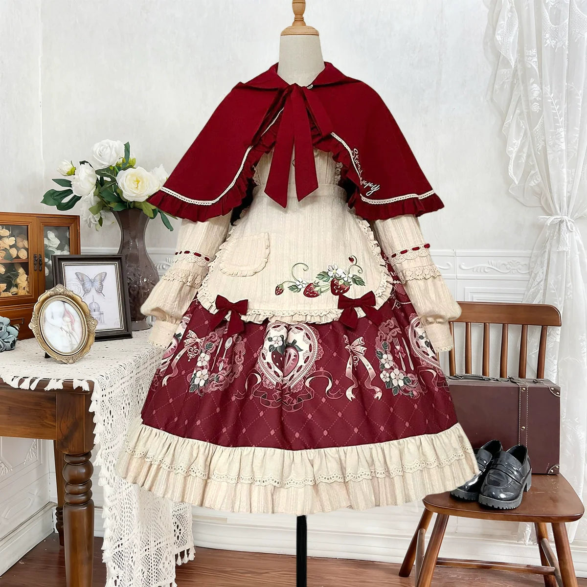 Lolita Sweetheart: Vintage Red-Brown & Cream Fairy-Tale Dress