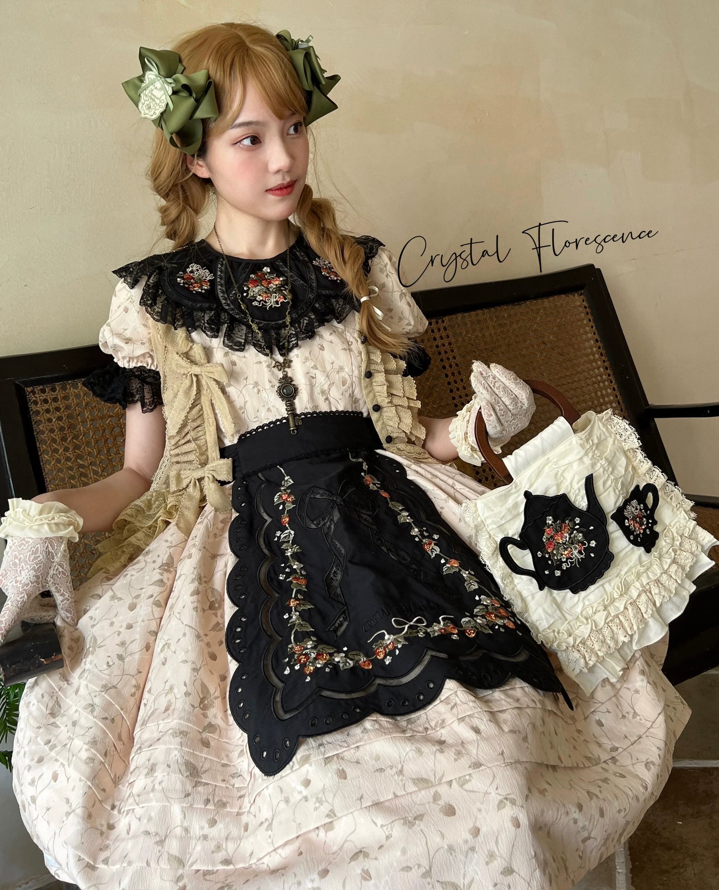 Vintage Garden Lolita Dress - Embroidered Floral Collar OP in Soft Green