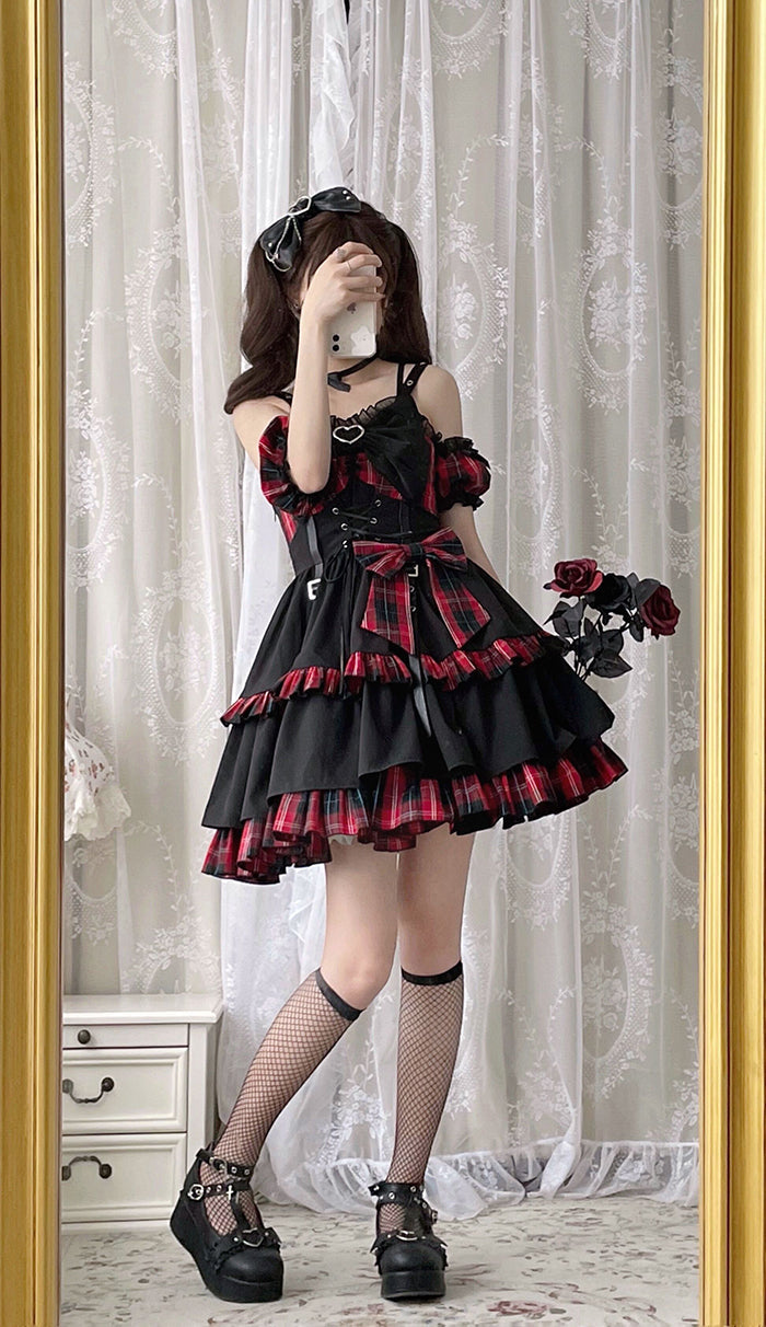 Elegant Gothic Lolita JSK with Heart Embellishment and Plaid Accents