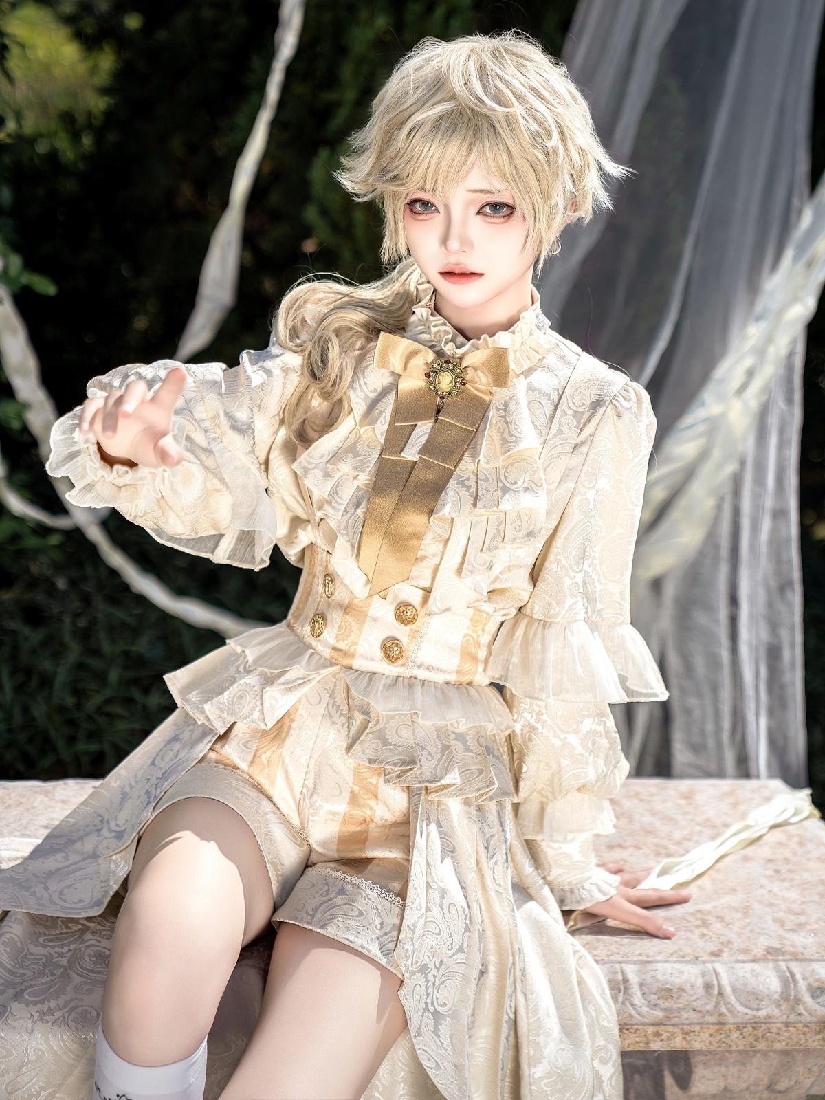 Regal Prince Lolita Ensemble: Cream and Gold Majesty for Themed Events