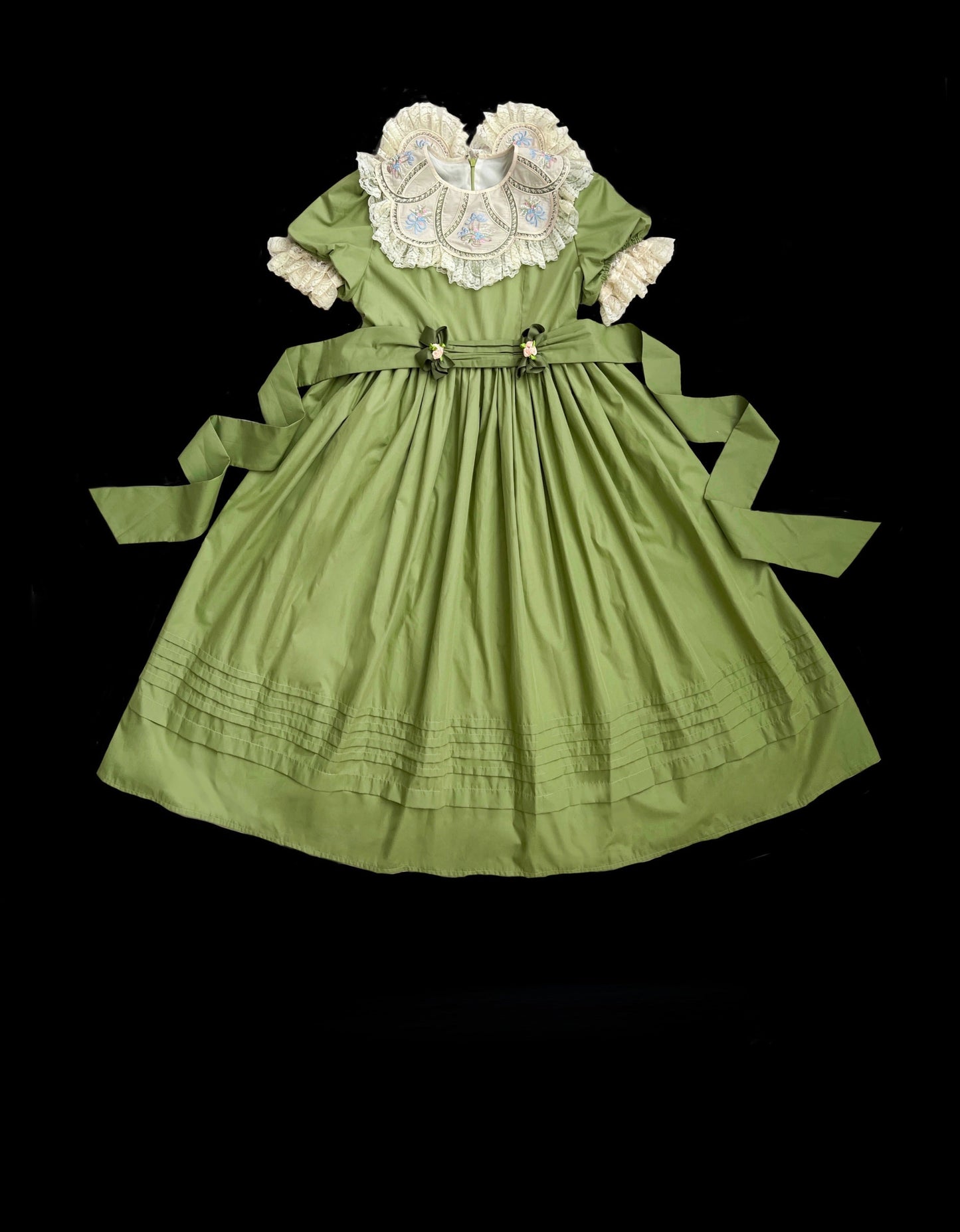 Vintage Garden Lolita Dress - Embroidered Floral Collar OP in Soft Green